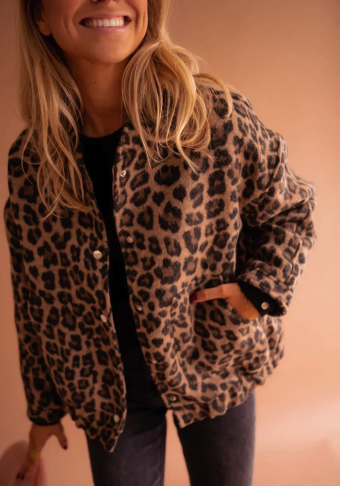 Quvorn™| Leona Bomberjacka med leopardmotiv